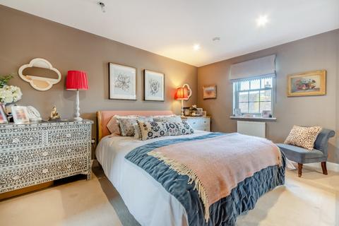 2, Lancaster Cottages Farnham Road, Odiham, Hook, RG29 1LH