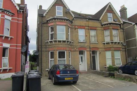 2 bedroom flat to rent, Morland Road, Croydon CR0