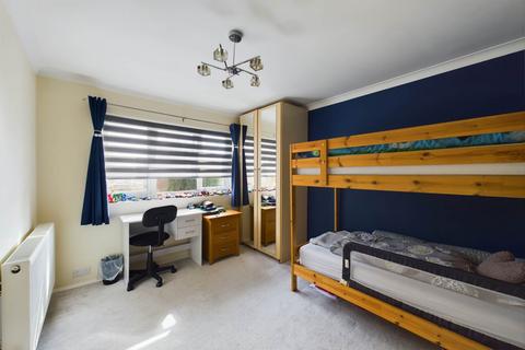 2 Crofts Path, Hemel Hempstead, HP3 8HB