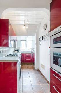 2 bedroom flat to rent, Ingham Road, West Hampstead, London, NW6