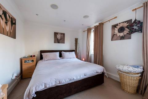 1 bedroom maisonette to rent, May Bate Avenue, Kingston, Kingston upon Thames, KT2