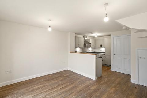 3 bedroom semi-detached house to rent, White Lias Way, Upper Lighthorne, Leamington Spa, CV33