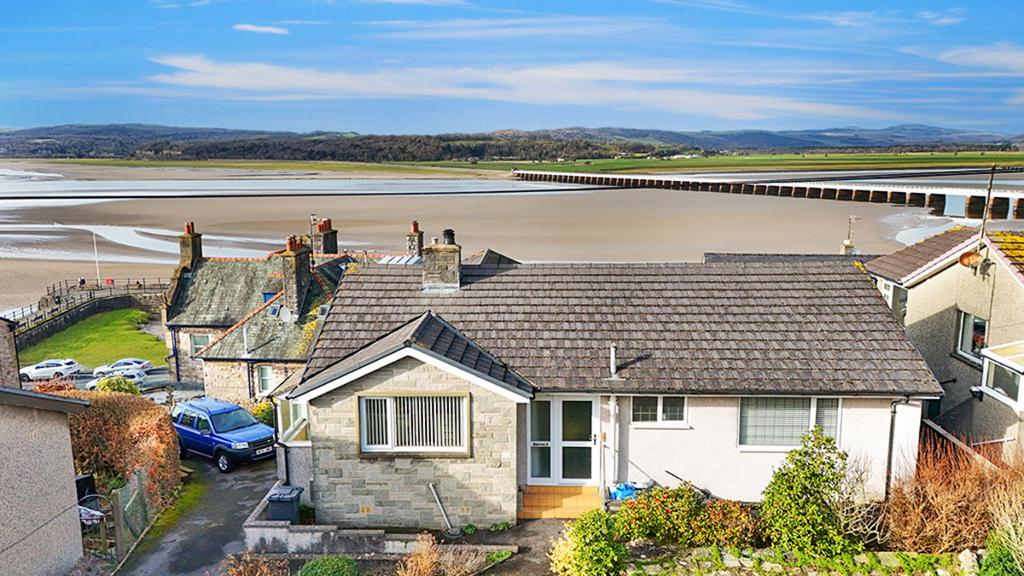 Lindale Close, Arnside, LA5 3 bed detached house for sale £430,000
