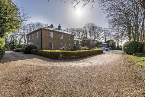 2 bedroom ground floor flat for sale, Hound Road, Netley Abbey, Southampton, Hampshire. SO31 5JS