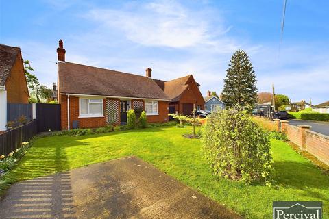2 bedroom bungalow for sale, Queens Road, Earls Colne, Colchester, CO6