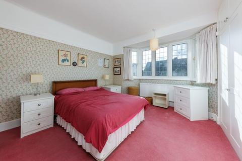 5 bedroom semi-detached house for sale - Hertford Avenue, East Sheen, London, SW14
