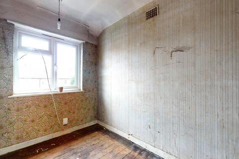 93 Mount Road, Chessington, KT9 1JH