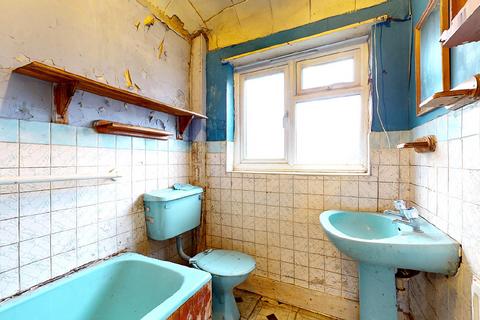 93 Mount Road, Chessington, KT9 1JH