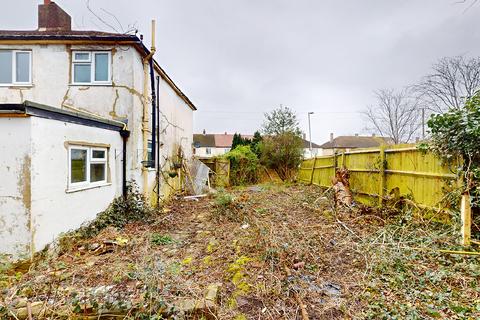 93 Mount Road, Chessington, KT9 1JH