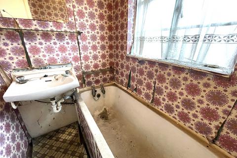2 Crabtree Avenue, Wembley, HA0 1LP