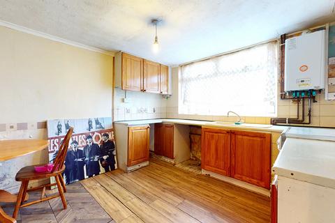 23 Okehampton Square, Romford, RM3 8YA