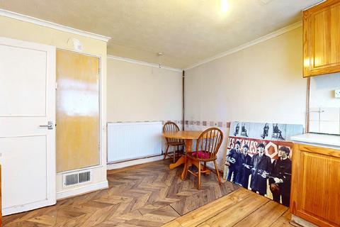 23 Okehampton Square, Romford, RM3 8YA