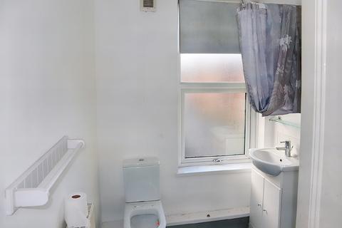 1 Bangor Grove, Leeds, LS12 5PR