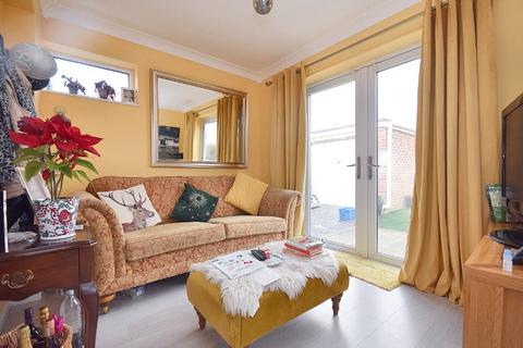 3 bedroom bungalow for sale, Moor View, Crigglestone, Wakefield