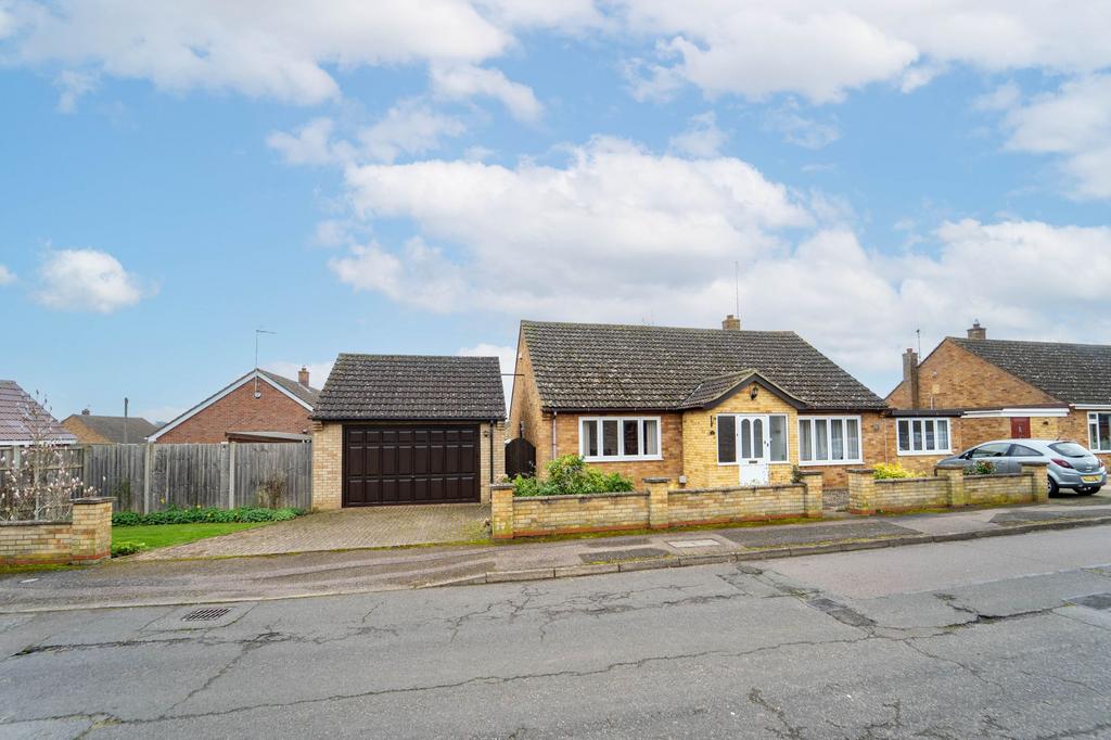 Charles Drive, Hartford, Huntingdon. 4 bed detached bungalow for sale
