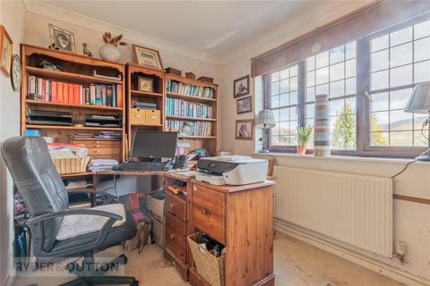 2a Elderberry Close, Diggle, Oldham, OL3 5NQ