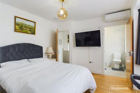 14 Summit Close, London, NW9 0UL