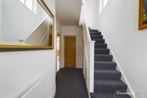 14 Summit Close, London, NW9 0UL