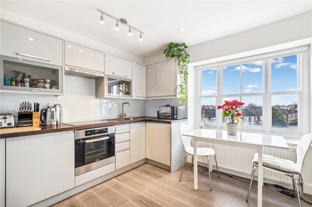 Thornton Avenue, SW2 1 bed apartment for sale £315,000
