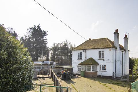 3 bedroom equestrian property for sale - Cookham Road, Swanley BR8