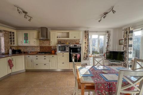 5, Valley Court Valley Road, Portishead, Bristol, BS20 8QY