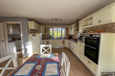 5, Valley Court Valley Road, Portishead, Bristol, BS20 8QY