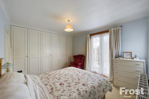 4 bedroom semi-detached house for sale, Dudley Road, Ashford, Surrey, TW15