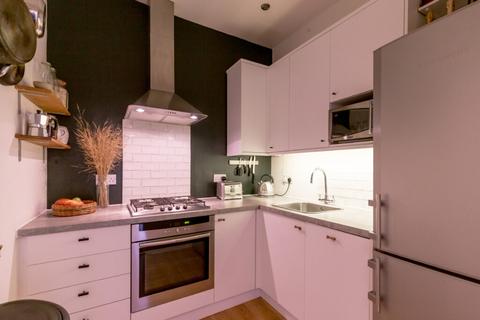25/5 Polwarth Crescent, Edinburgh, EH11 1HR
