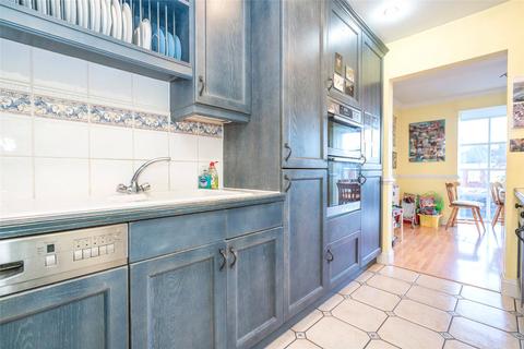 18, St Saviours Court Alexandra Park Road, London, N22 7AZ
