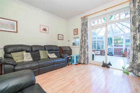 18, St Saviours Court Alexandra Park Road, London, N22 7AZ