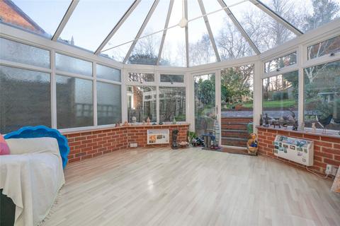 18, St Saviours Court Alexandra Park Road, London, N22 7AZ