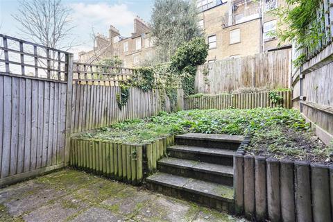 118 Goddard Place, London, N19 5GT