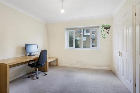 118 Goddard Place, London, N19 5GT