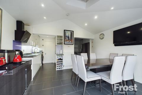 75 Hithermoor Road, Staines-upon-thames, TW19 6AR