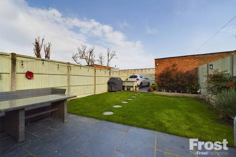 75 Hithermoor Road, Staines-upon-thames, TW19 6AR