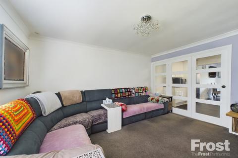75 Hithermoor Road, Staines-upon-thames, TW19 6AR