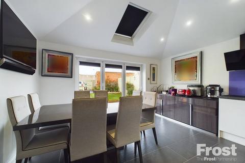 75 Hithermoor Road, Staines-upon-thames, TW19 6AR