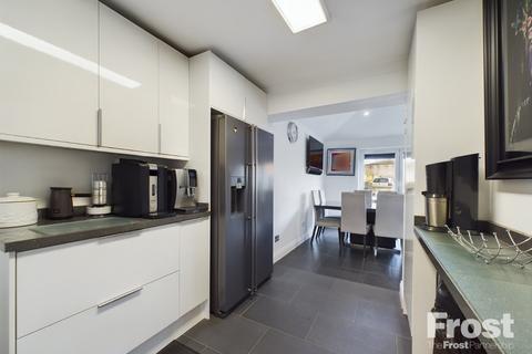 75 Hithermoor Road, Staines-upon-thames, TW19 6AR
