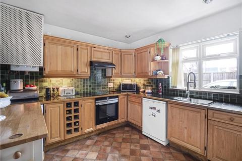142 Twickenham Road, Hanworth, Feltham, TW13 6HD