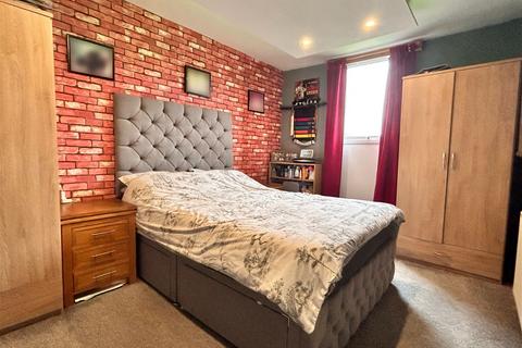 3 bedroom terraced house for sale, The Briars, Northampton