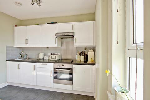 2 bedroom flat for sale - Station Road, Westcliff-on-sea, SS0