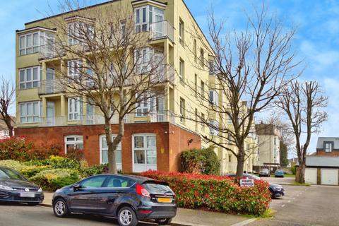 2 bedroom flat for sale, Station Road, Westcliff-on-sea, SS0