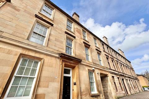 4 bedroom flat to rent, Fortrose Street, Glasgow G11