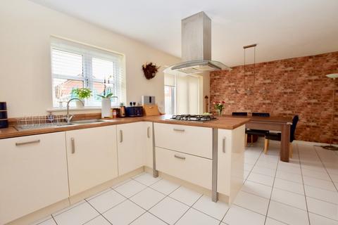 40 Amos Drive, Pocklington, York, YO42 2FH