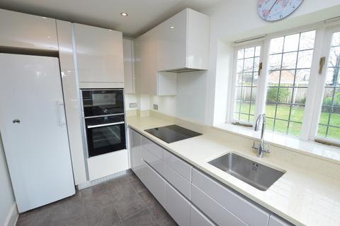 2 bedroom apartment for sale, London Road South, Merstham
