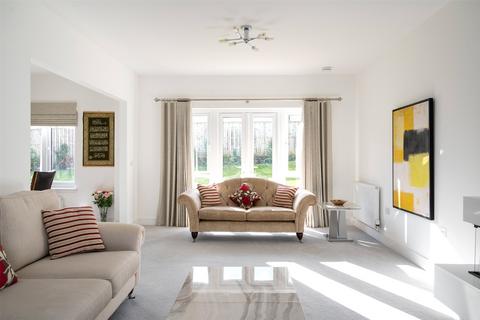 5 bedroom detached house for sale, Kilburn Wood Gardens, Roslin, Midlothian
