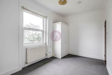 Studio to rent, West End Lane, West Hampstead, London, NW6