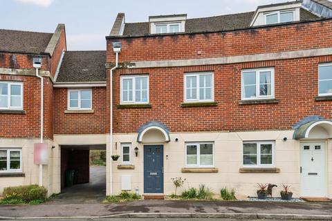 4 bedroom terraced house for sale, Spiro Close, Pulborough, West Sussex