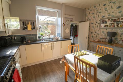 3 bedroom terraced house for sale, Hadfield Road, Glossop SK13
