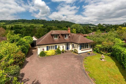 15 Castle Gardens, Dorking, RH4 1NY